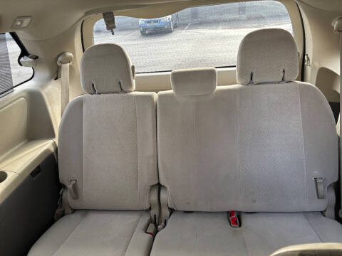 2011 Toyota Sienna LE 8-Passenger