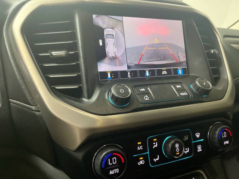 2022 GMC Acadia Denali