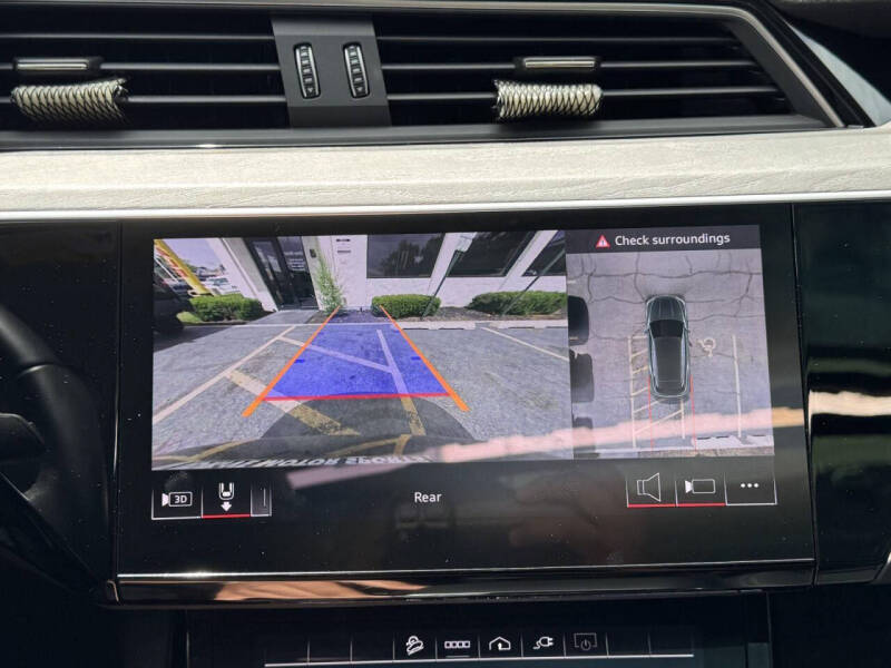 2024 Audi Q8 e-tron quattro Premium Plus