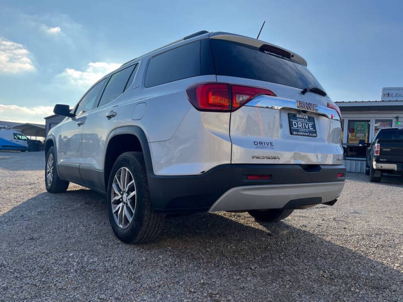 2017 GMC Acadia SLE-2