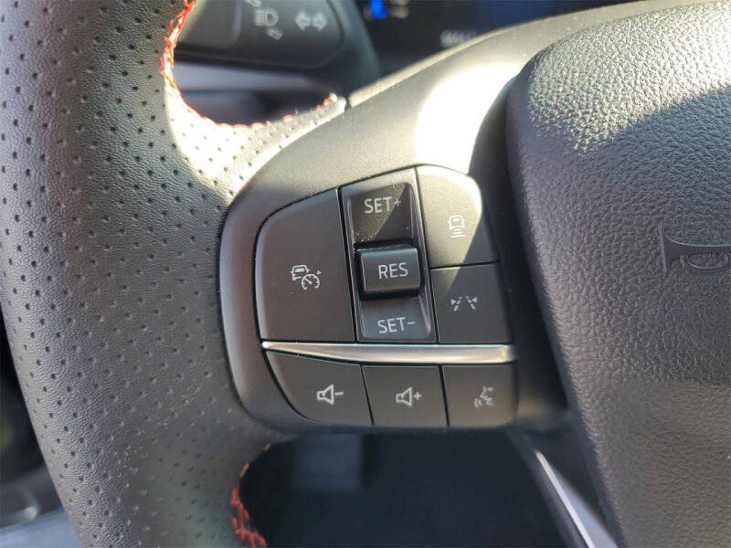 2024 Ford Escape Hybrid ST-Line