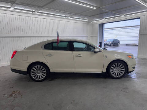 2014 Lincoln MKS