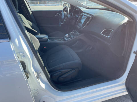 2016 Chrysler 200 Limited