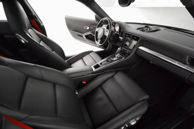 2015 Porsche 911 Carrera 4S