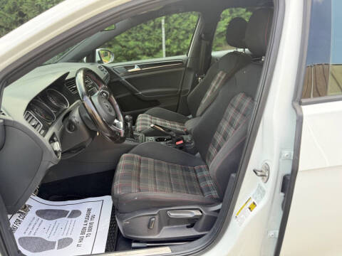 2017 Volkswagen Golf GTI S