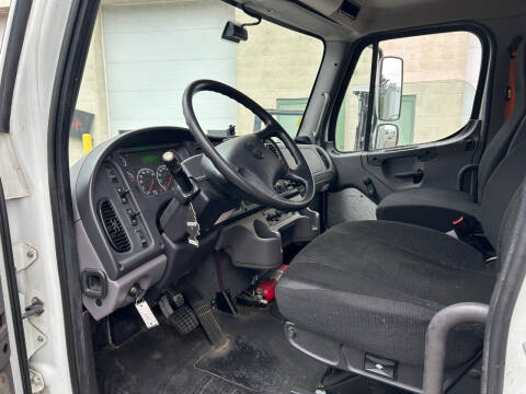 2018 Freightliner M2 106