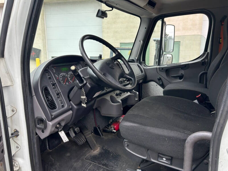 2018 Freightliner M2 106