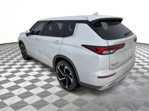 2023 Mitsubishi Outlander SE