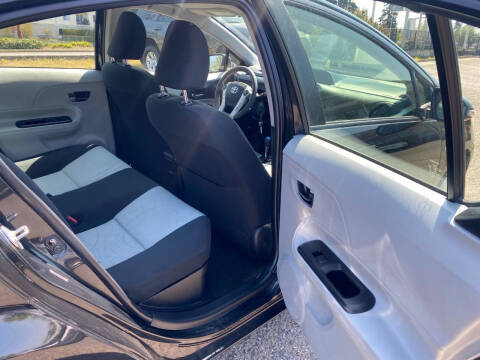 2014 Toyota Prius c Two