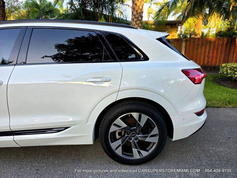 2021 Audi e-tron quattro Premium