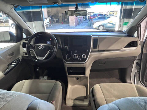 2017 Toyota Sienna L 7-Passenger