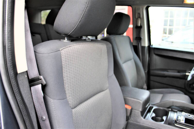 2008 Jeep Commander Sport