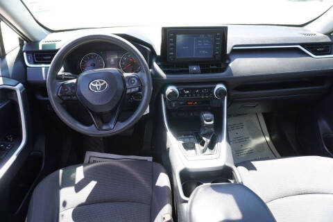 2019 Toyota RAV4 LE