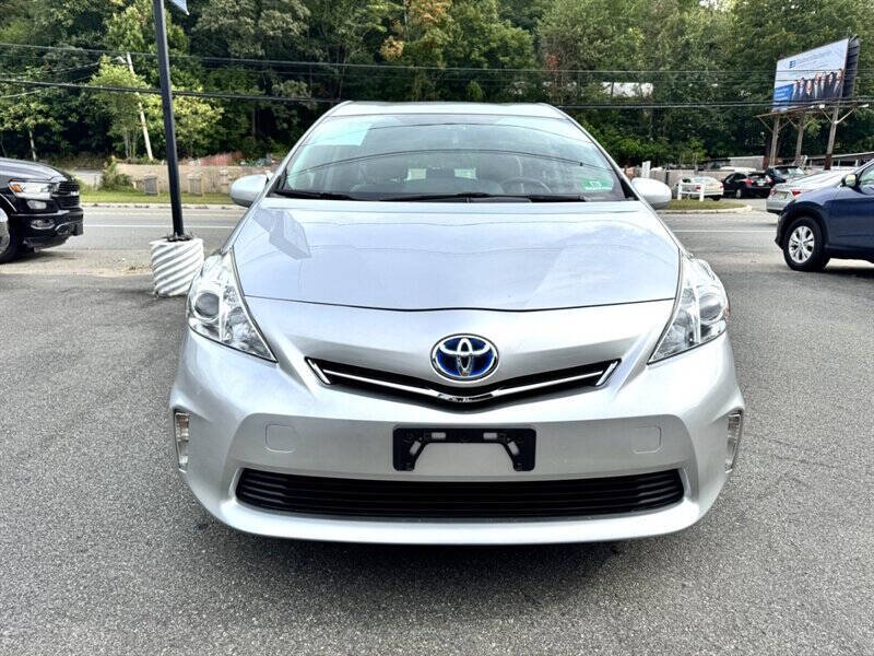 2014 Toyota Prius v Two