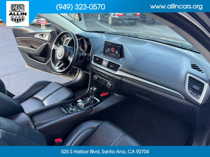 2018 Mazda MAZDA3 Touring