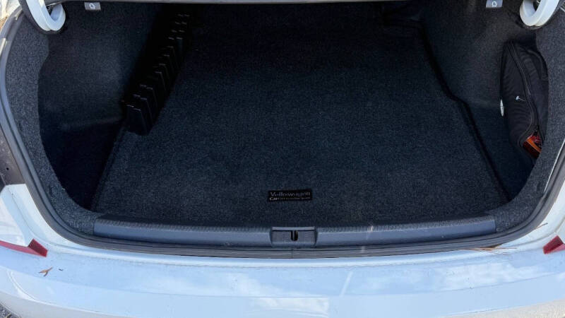 2017 Volkswagen Passat 1.8T R-Line