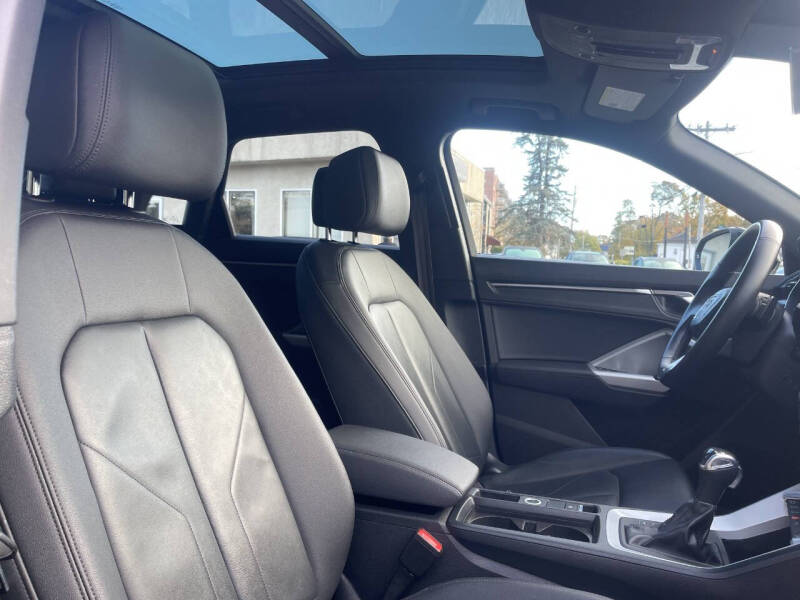 2022 Audi Q3 quattro S line Premium 45 TFSI