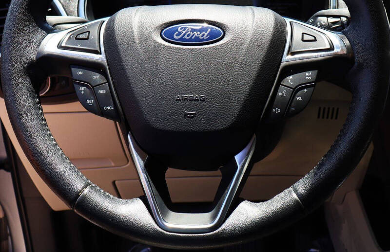 2021 Ford Edge Titanium