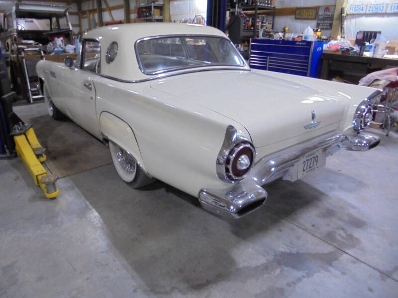 1957 Ford Thunderbird