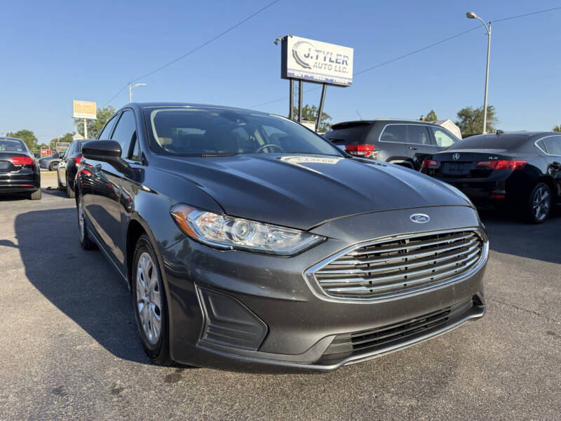 2019 Ford Fusion S's photo