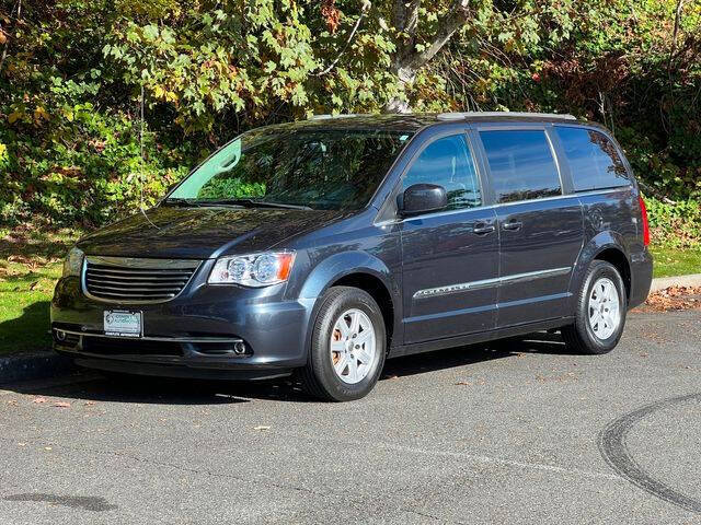 2013 Chrysler Town and Country Touring