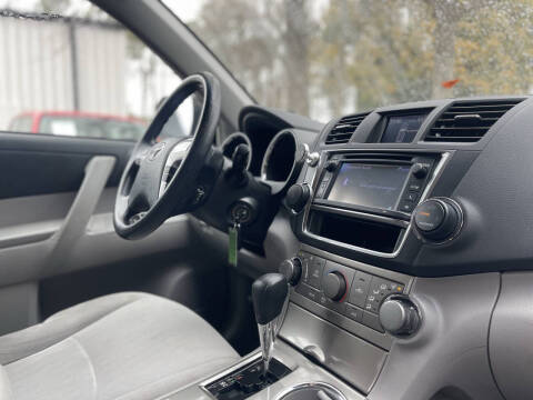 2013 Toyota Highlander Plus