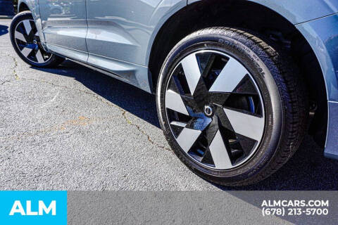 2024 Volvo XC60 Recharge T8 Plus Dark Theme