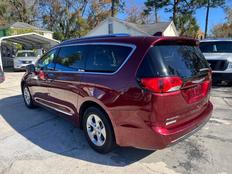 2017 Chrysler Pacifica Touring-L Plus