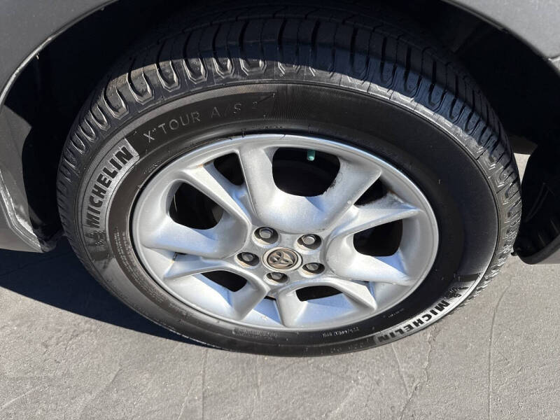 2005 Toyota Sienna XLE 7 Passenger