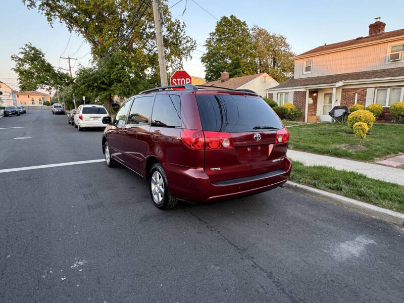 2006 Toyota Sienna LE 7 Passenger