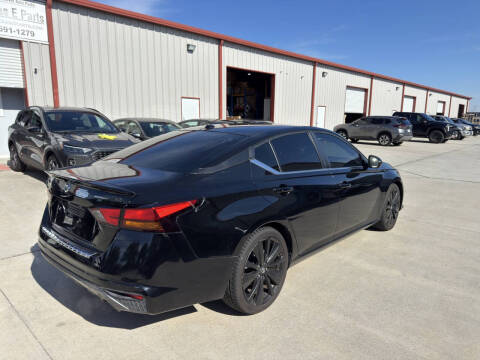 2022 Nissan Altima 2.5 SR