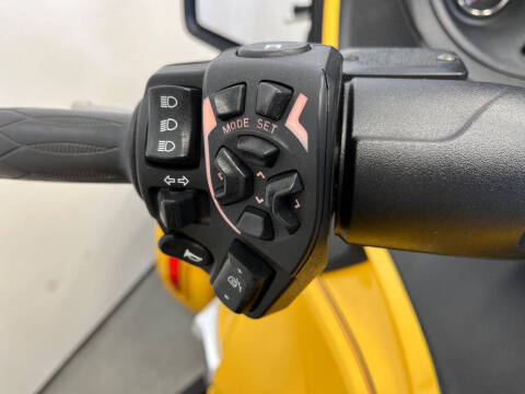 2013 Can-Am Spyder RT-S SM5