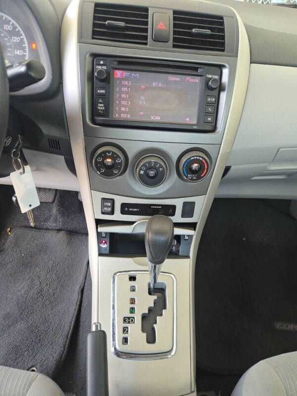 2013 Toyota Corolla LE