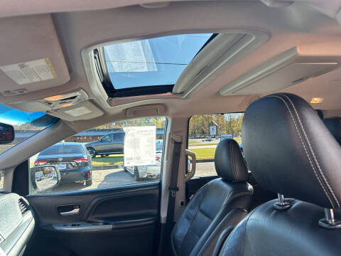 2016 Toyota Sienna SE Premium 8-Passenger