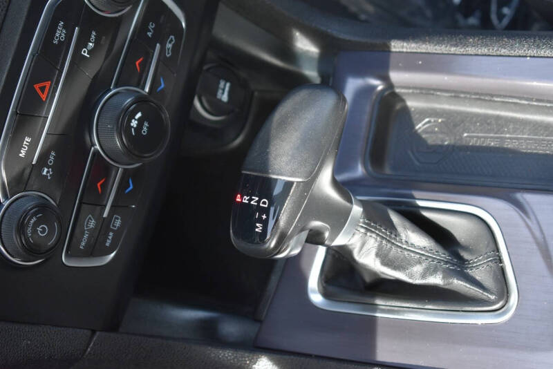 2017 Dodge Charger SE