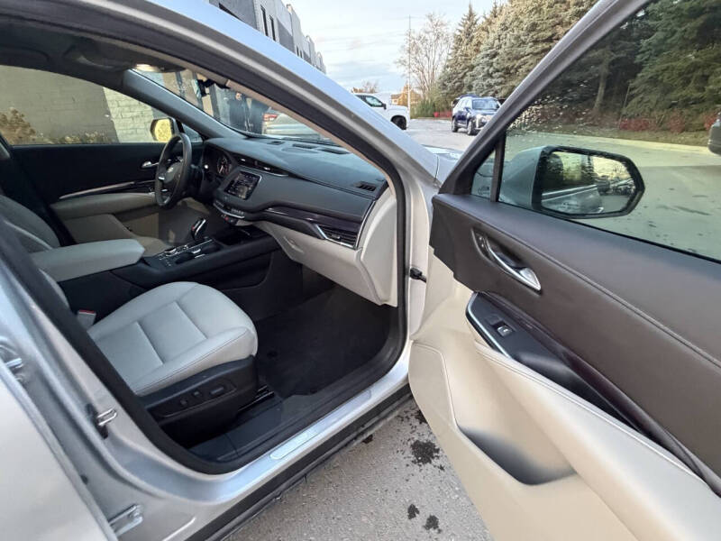 2022 Cadillac XT4 Luxury