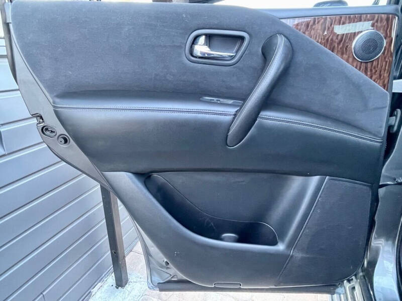 2017 Nissan Armada SV