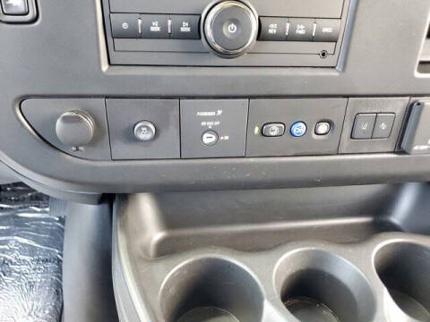 2025 Chevrolet Express LT 3500
