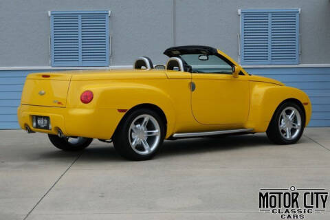 2004 Chevrolet SSR LS
