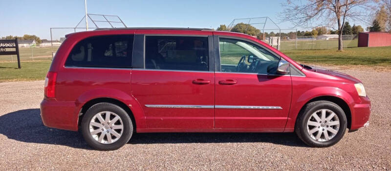 2011 Chrysler Town & Country Touring-L photo 6