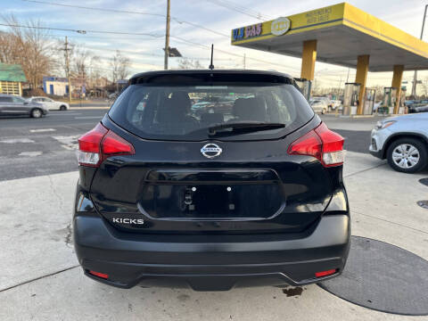 2018 Nissan Kicks S