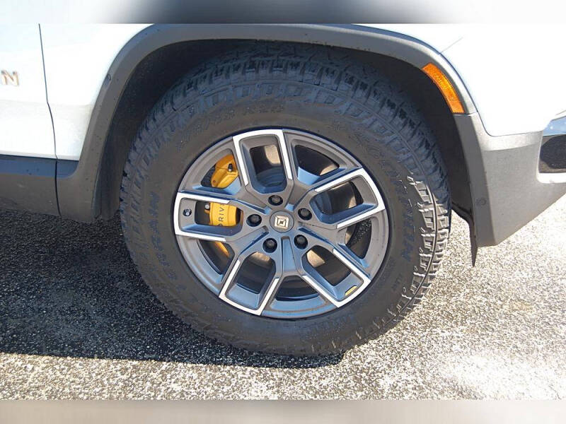 2023 Rivian R1S Adventure