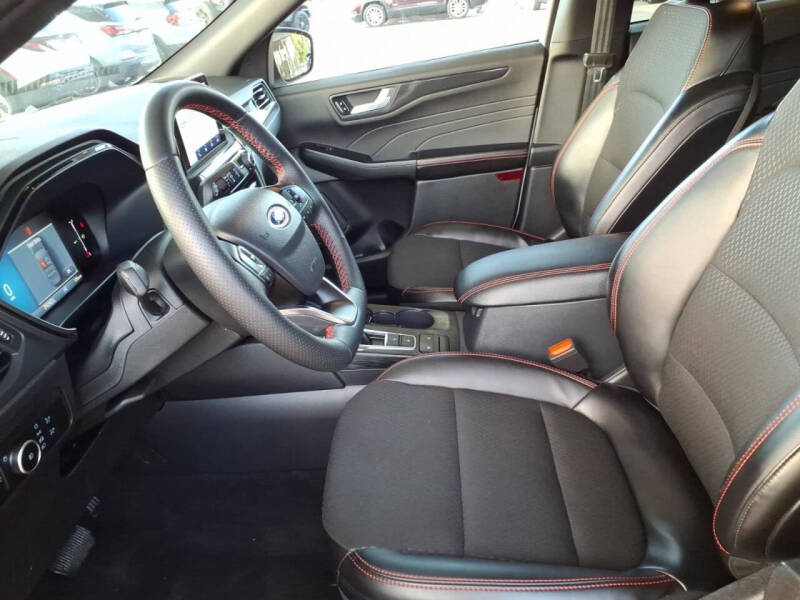 2025 Ford Escape ST-Line Select