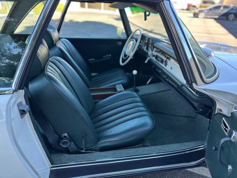 1970 Mercedes-Benz 280-Class