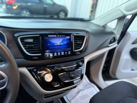 2017 Chrysler Pacifica Touring