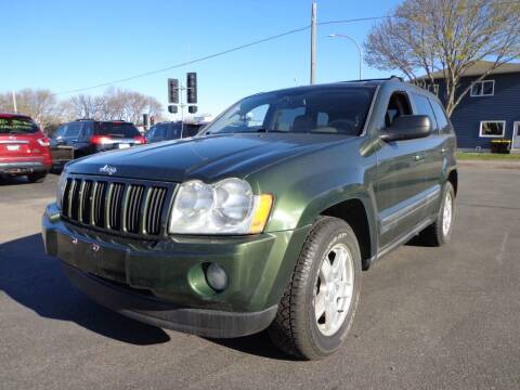 2006 Jeep Grand Cherokee for sale at SCHULTZ MOTORS in Fairmont MN