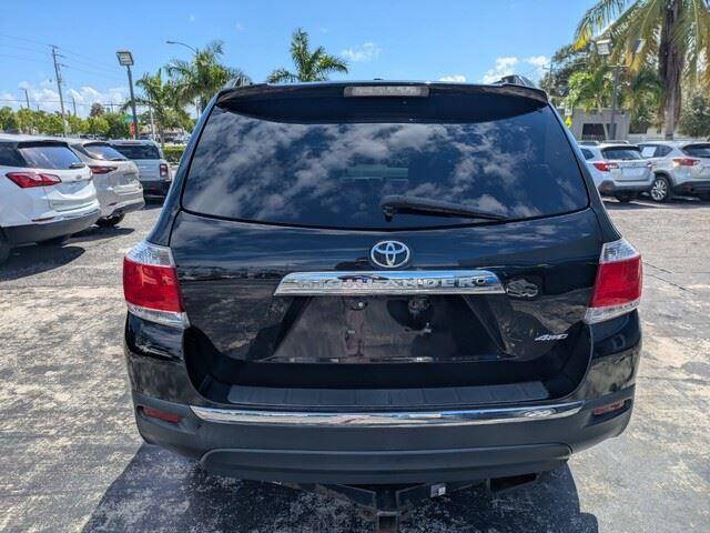 2012 Toyota Highlander SE