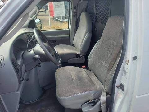 2004 Ford E-Series