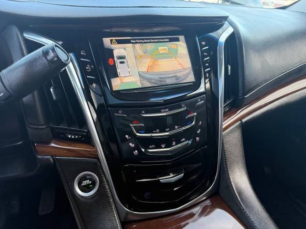 2016 Cadillac Escalade Luxury Collection