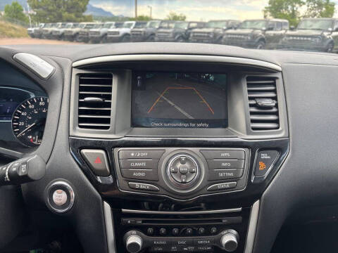2020 Nissan Pathfinder SV